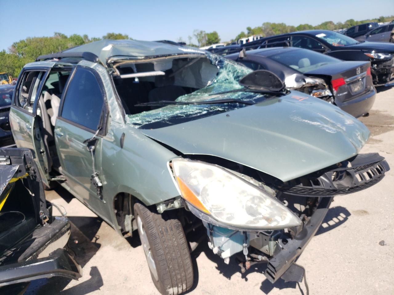 Photo 9 from auction – 2010 TOYOTA SIENNA CE with VIN 5TDKK4CC3AS308133
