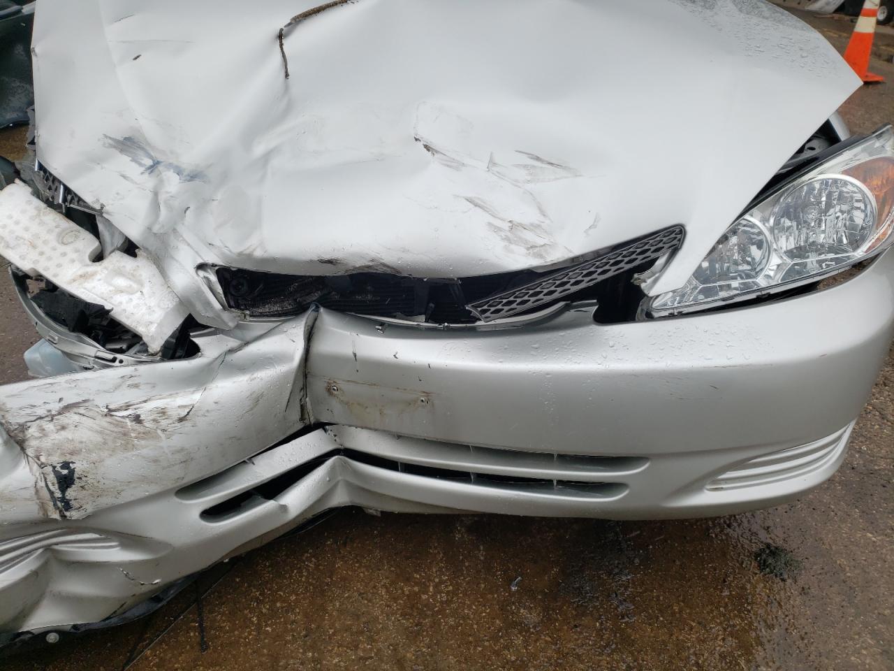 Photo 9 from auction – 2004 TOYOTA CAMRY LE with VIN 4T1BF30K64U574090