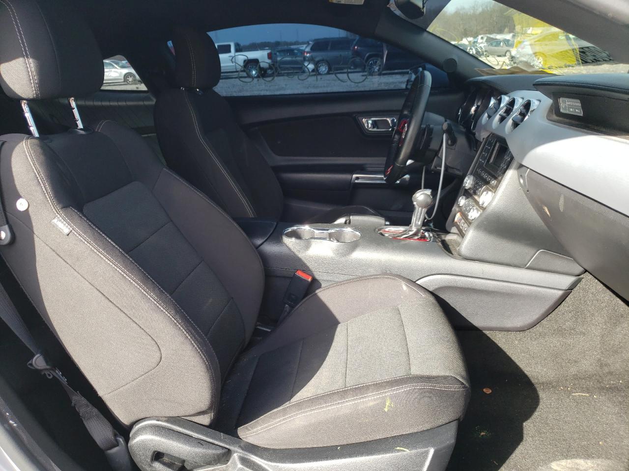 Photo 5 from auction – 2016 FORD MUSTANG with VIN 1FA6P8AM2G5245083
