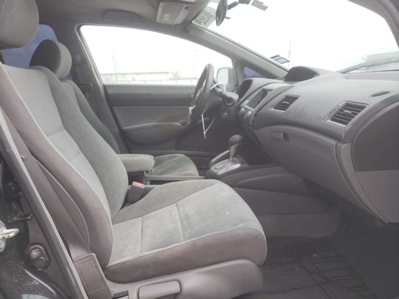 Photo 5 from auction – 2010 HONDA CIVIC LX with VIN 19XFA1F58AE040853