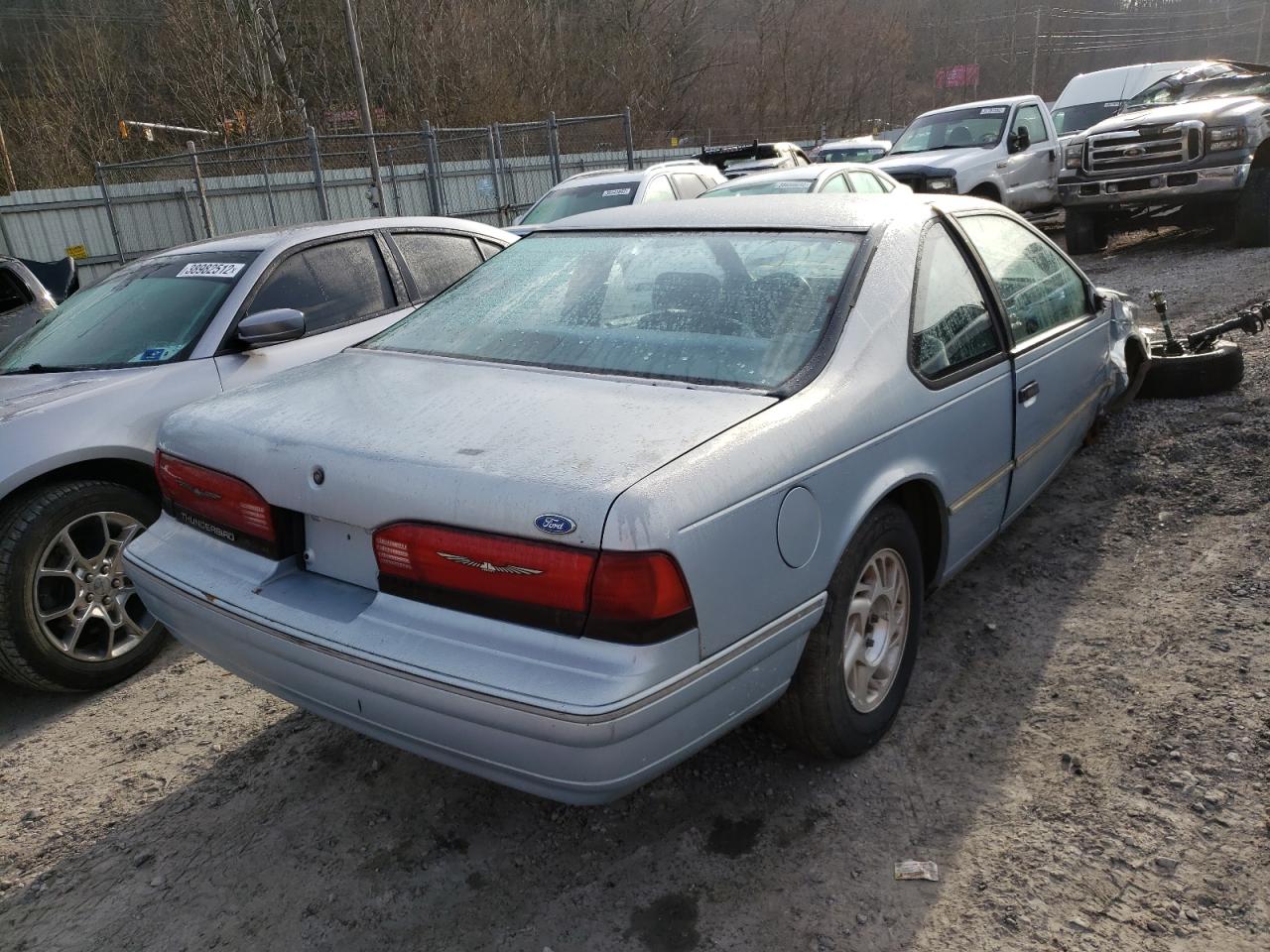 Photo 4 from auction – 1992 FORD THUNDERBIR with VIN 1FAPP60T7NH116866