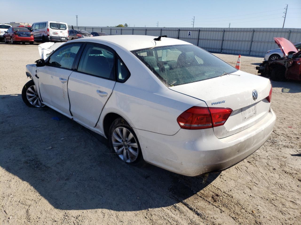Photo 3 from auction – 2015 VOLKSWAGEN PASSAT S with VIN 1VWAS7A3XFC065247