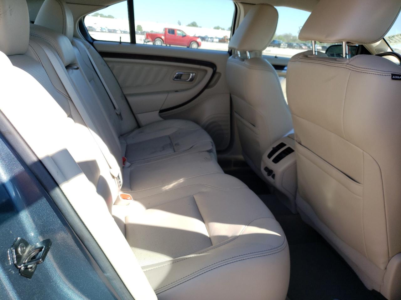 Фото 6 с аукциона – 2010 FORD TAURUS LIM с VIN 1FAHP2FW9AG115409
