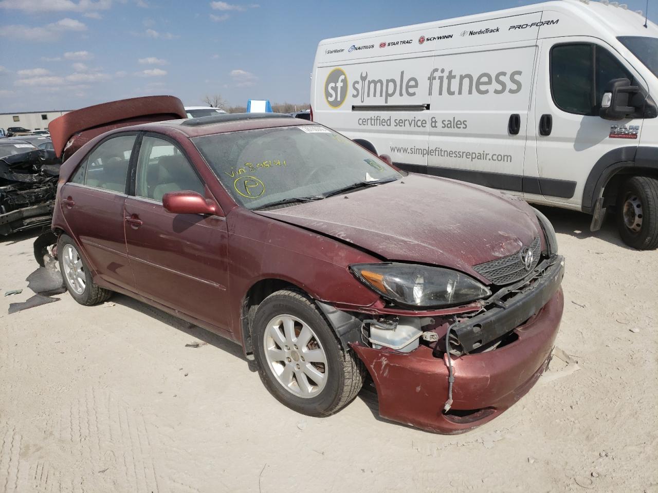 TOYOTA CAMRY LE 2004 with VIN 4T1BE32K14U305141 - Photo from auction