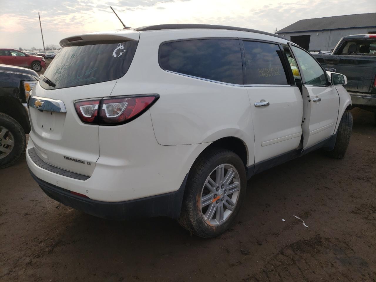 Photo 4 from auction – 2013 CHEVROLET TRAVERSE L with VIN 1GNKRGKD0DJ156165