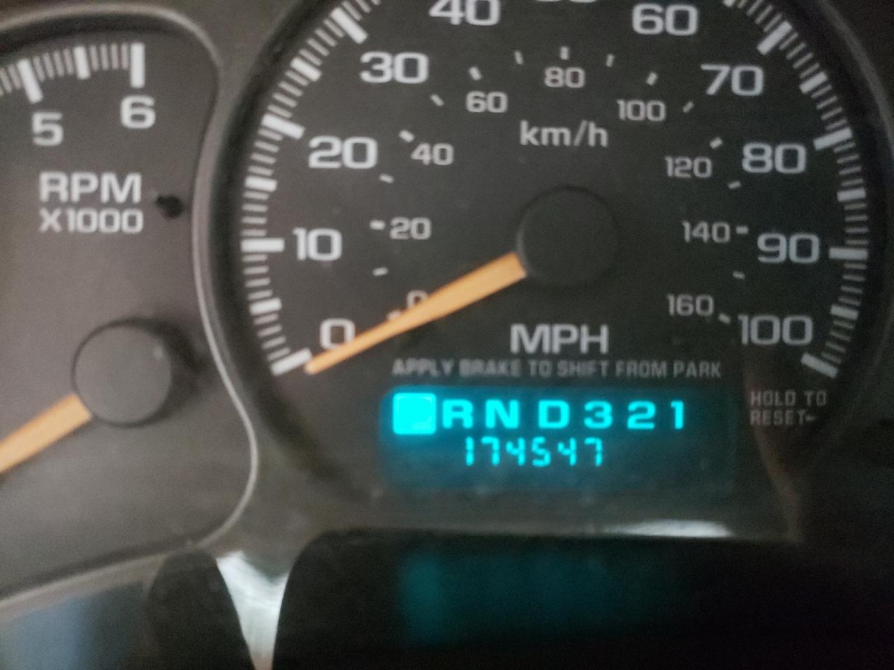 Photo 8 from auction – 2002 CHEVROLET SILVERADO with VIN 2GCEC19VX21216172