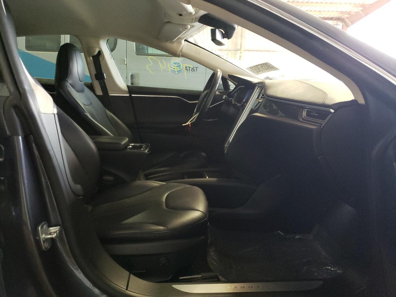 Photo 5 from auction – 2014 TESLA MODEL S with VIN 5YJSA1H16EFP63075