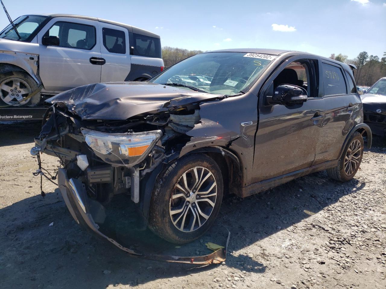 Photo 2 from auction – 2017 MITSUBISHI OUTLANDER with VIN JA4AP3AW5HZ065237