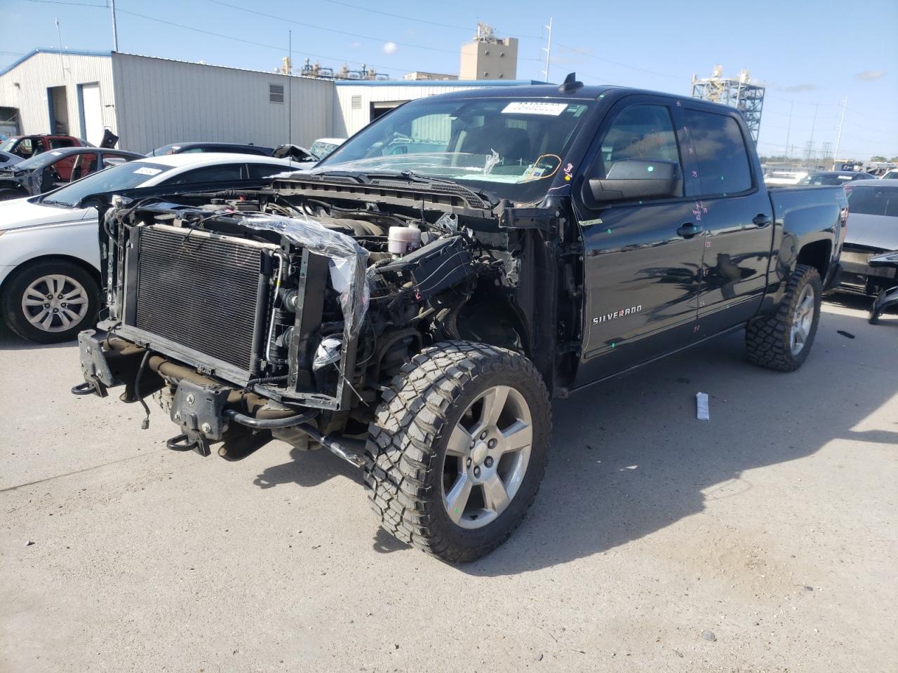 Photo 2 from auction – 2017 CHEVROLET SILVERADO with VIN 3GCUKREC4HG448655