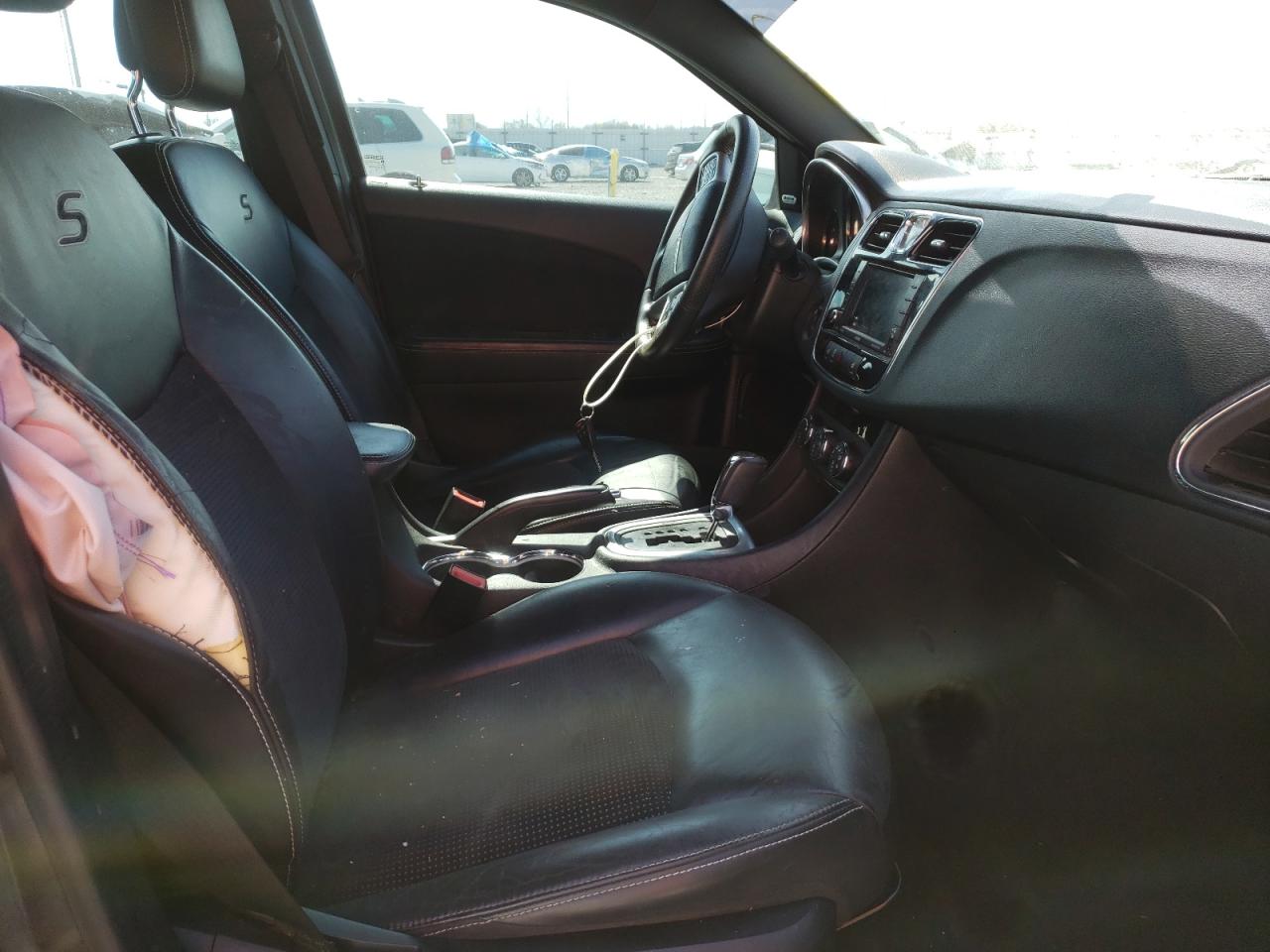 Photo 5 from auction – 2014 CHRYSLER 200 LIMITE with VIN 1C3CCBCG3EN183787
