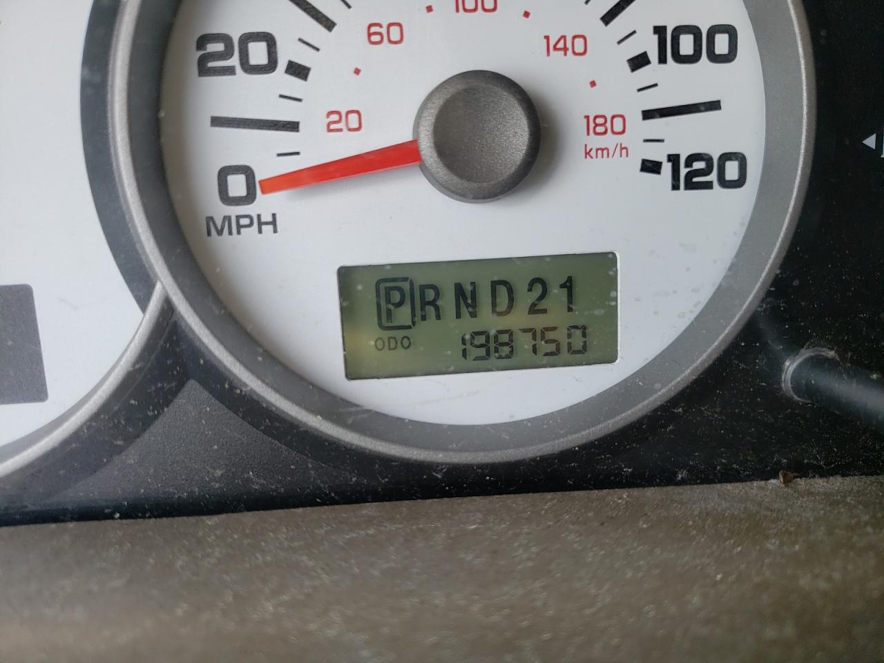 Photo 8 from auction – 2005 FORD ESCAPE XLT with VIN 1FMYU93195KA60656