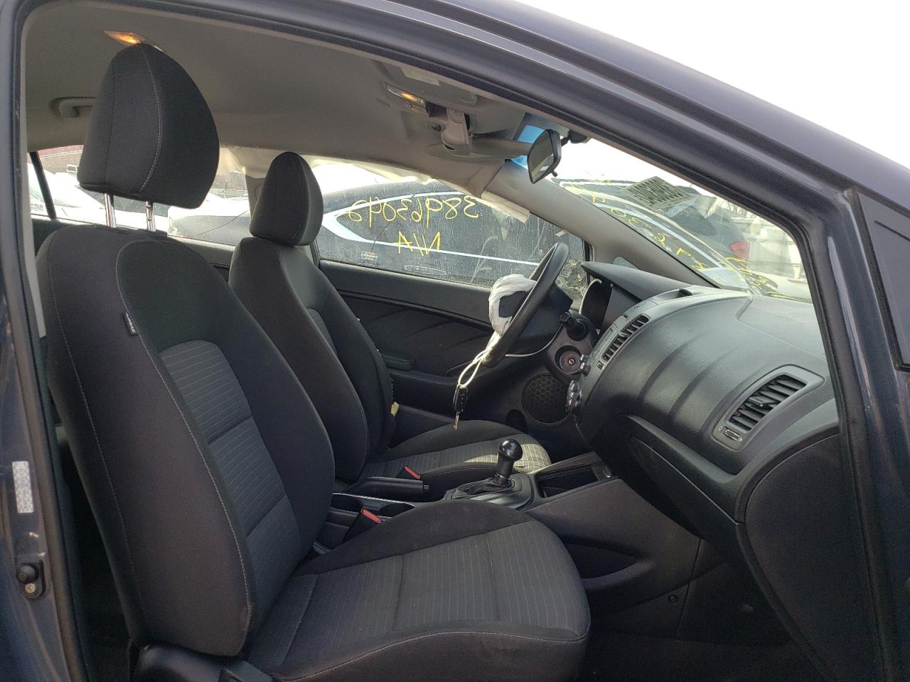 Photo 5 from auction – 2016 KIA FORTE LX with VIN KNAFX4A67G5496974
