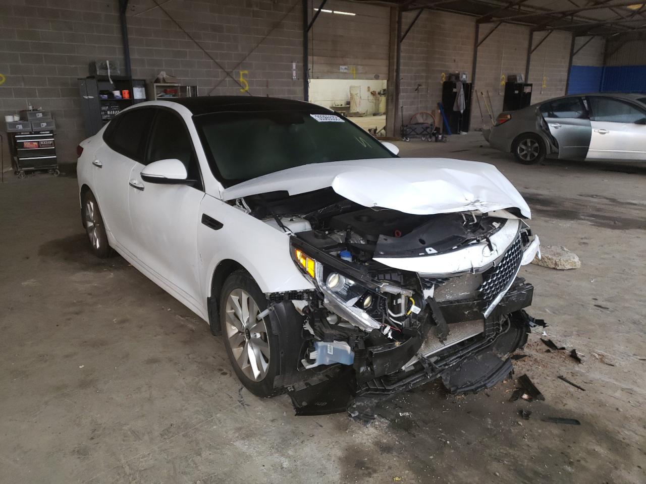 KIA OPTIMA EX 2016 with VIN 5XXGU4L32GG096531 - Photo from auction