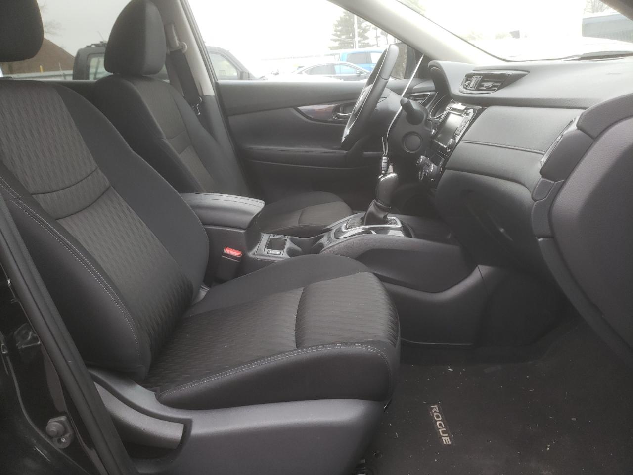 Photo 5 from auction – 2018 NISSAN ROGUE S with VIN KNMAT2MV1JP613993