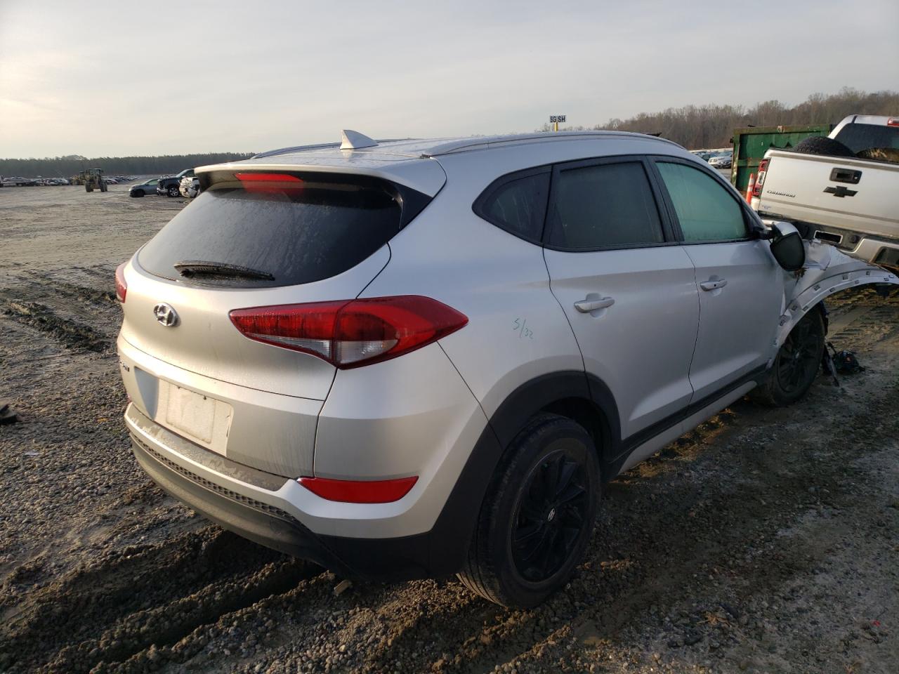 Photo 4 from auction – 2017 HYUNDAI TUCSON LIM with VIN KM8J33A48HU379294