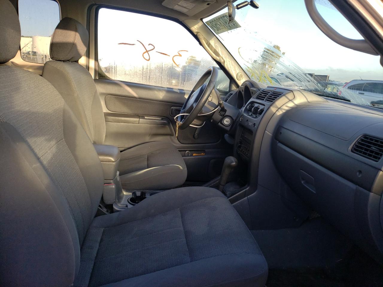 Photo 5 from auction – 2002 NISSAN FRONTIER K with VIN 1N6ED26TX2C383581