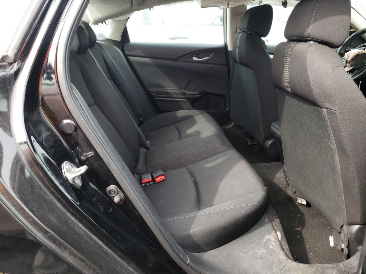Photo 6 from auction – 2018 HONDA CIVIC LX with VIN 2HGFC2F58JH558354