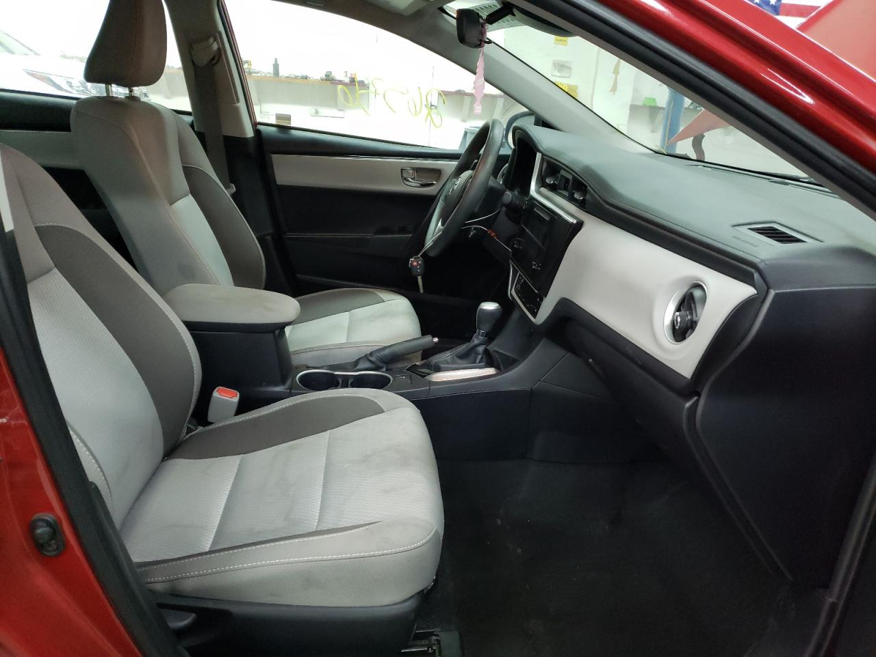 Photo 5 from auction – 2018 TOYOTA COROLLA L with VIN 2T1BURHE0JC978393