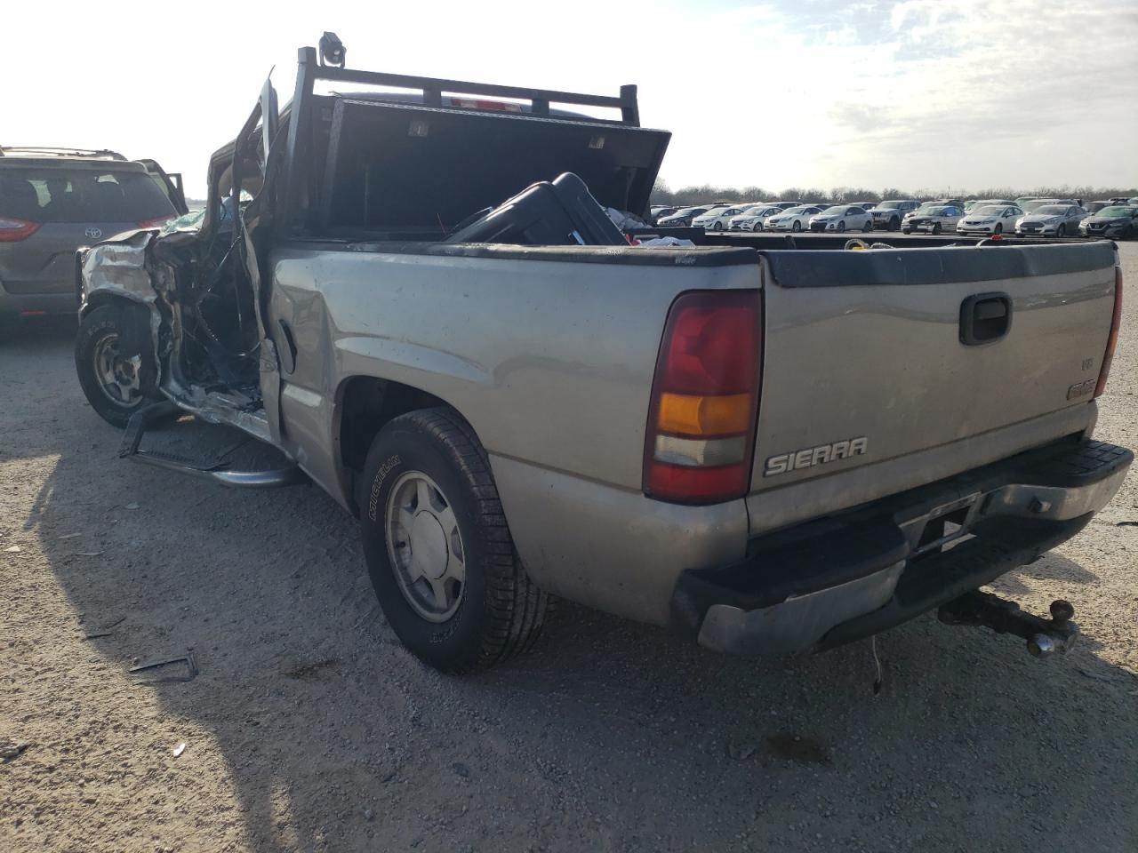 Photo 3 from auction – 2003 GMC NEW SIERRA with VIN 2GTEC19T731338083