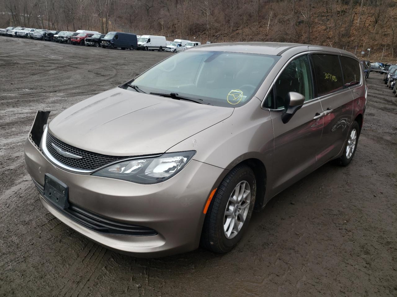 Photo 2 from auction – 2017 CHRYSLER PACIFICA L with VIN 2C4RC1CG7HR613960