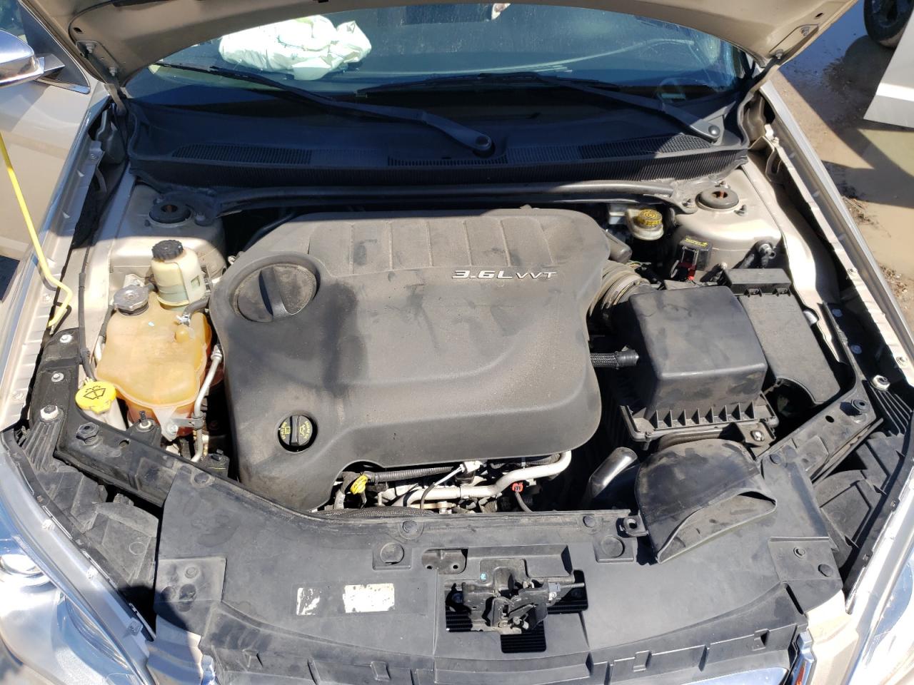 Photo 7 from auction – 2014 CHRYSLER 200 LIMITE with VIN 1C3CCBCG2EN158752