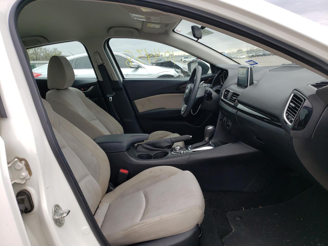 Photo 5 from auction – 2016 MAZDA 3 SPORT with VIN 3MZBM1U76GM253662