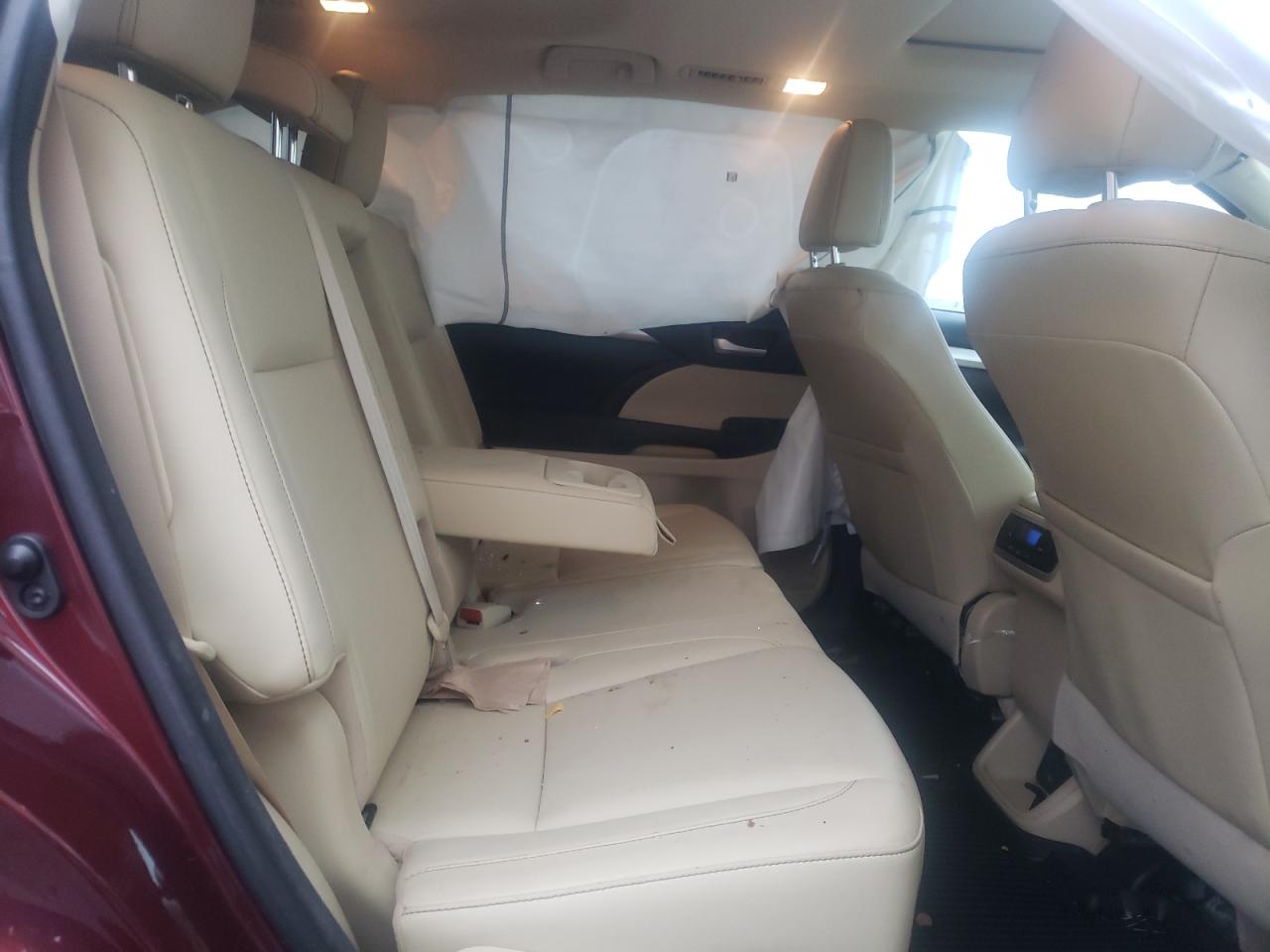 Photo 6 from auction – 2017 TOYOTA HIGHLANDER with VIN 5TDJZRFH4HS409252