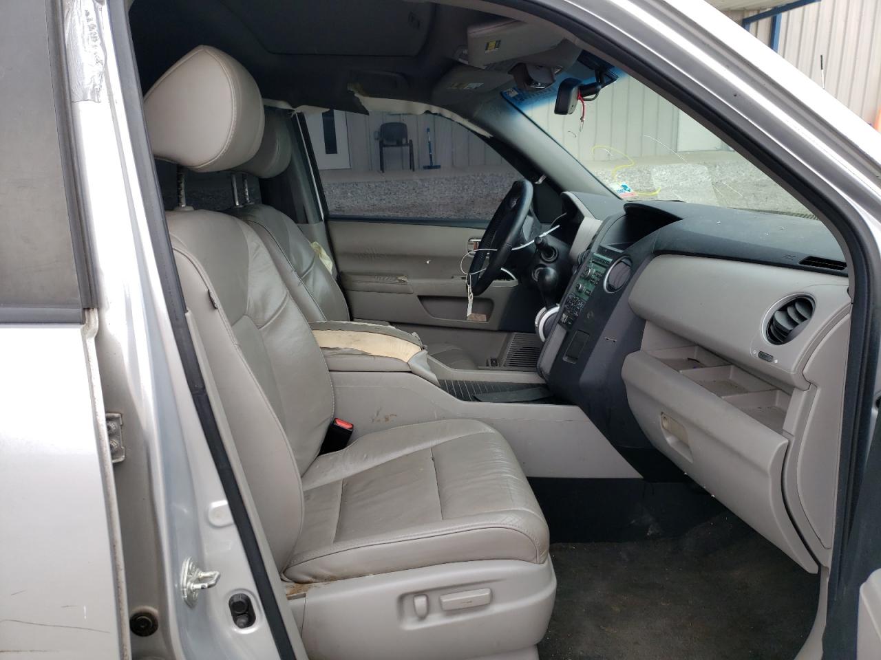 Photo 5 from auction – 2011 HONDA PILOT EXL with VIN 5FNYF3H56BB036203