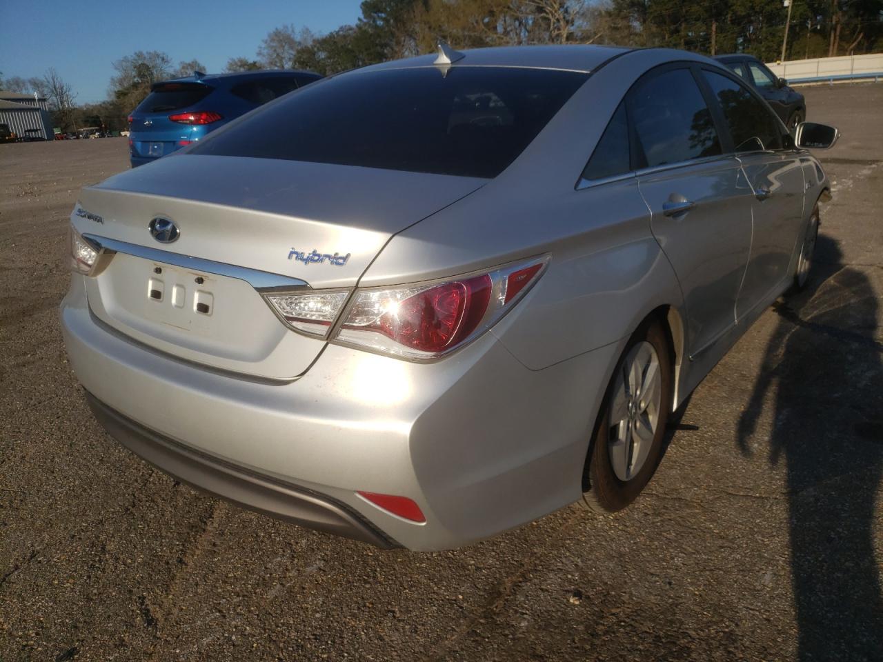 Photo 4 from auction – 2012 HYUNDAI SONATA HYB with VIN KMHEC4A41CA034660