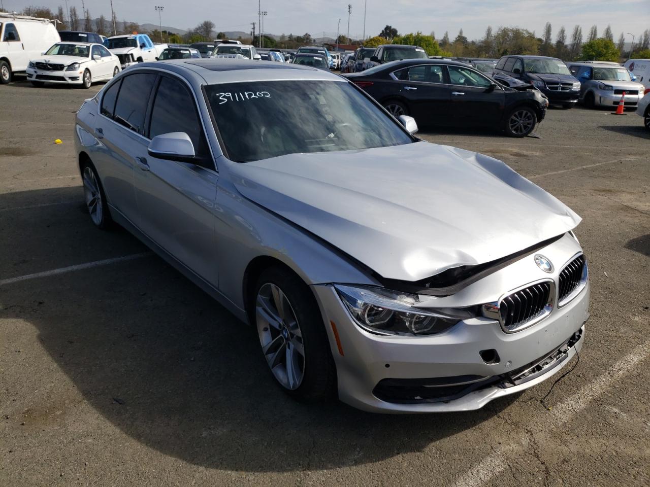 BMW 330 I 2017 with VIN WBA8B9C56HK675633 - Photo from auction
