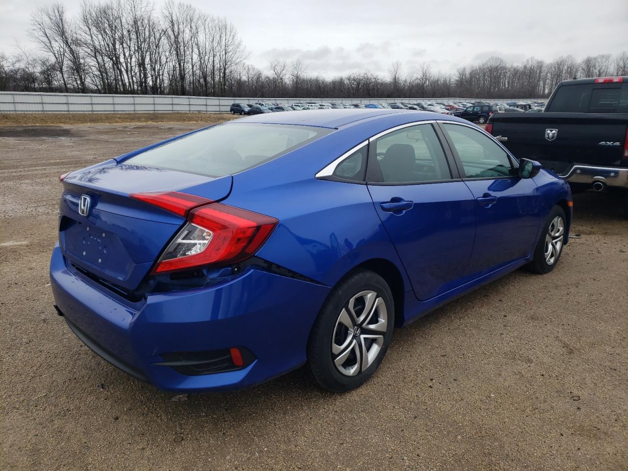 Photo 4 from auction – 2017 HONDA CIVIC LX with VIN 19XFC2F58HE040197