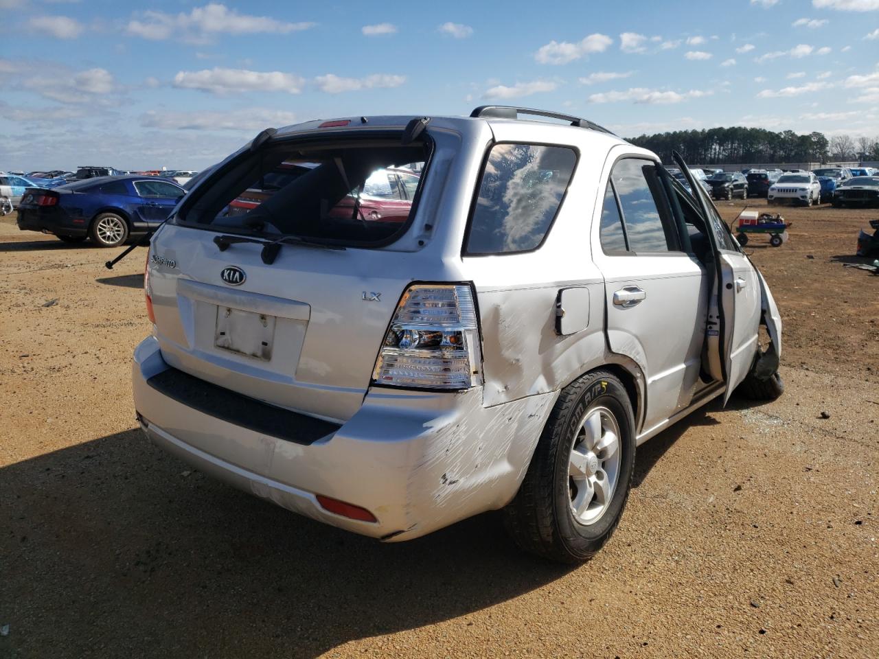Photo 4 from auction – 2009 KIA SORENTO LX with VIN KNDJD735495878295