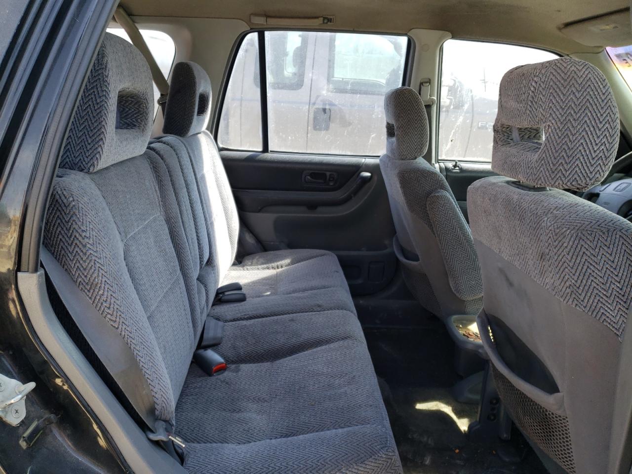 Photo 6 from auction – 1998 HONDA CR-V EX with VIN JHLRD1868WC059074