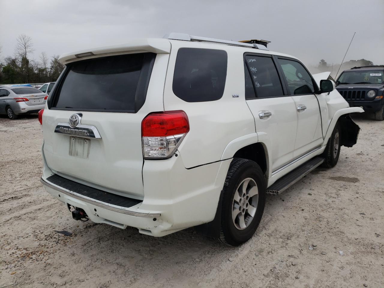 Photo 4 from auction – 2011 TOYOTA 4RUNNER SR with VIN JTEZU5JR3B5014269