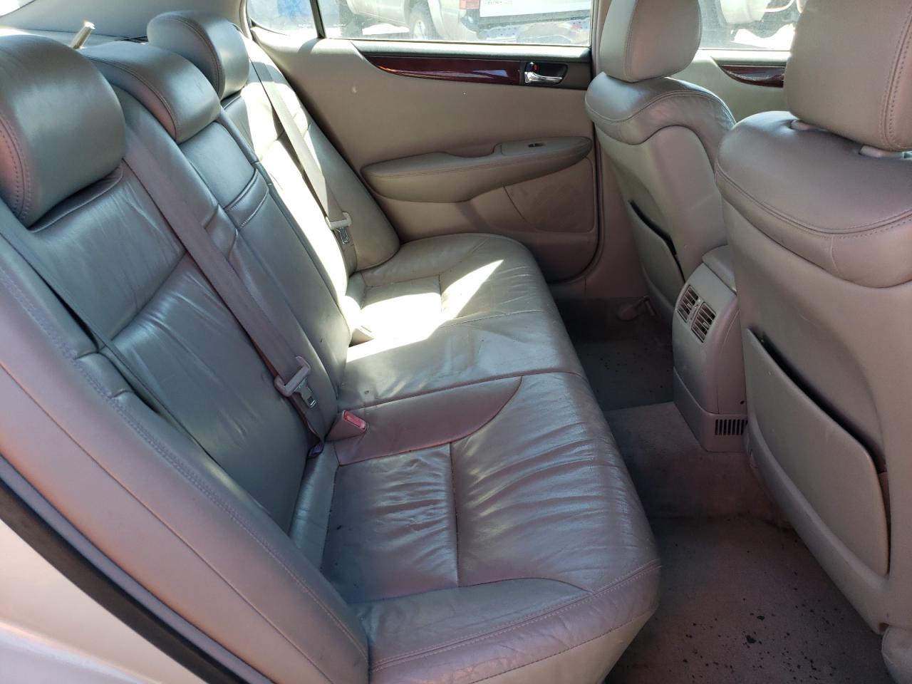 Photo 6 from auction – 2002 LEXUS ES 300 with VIN JTHBF30G720061224