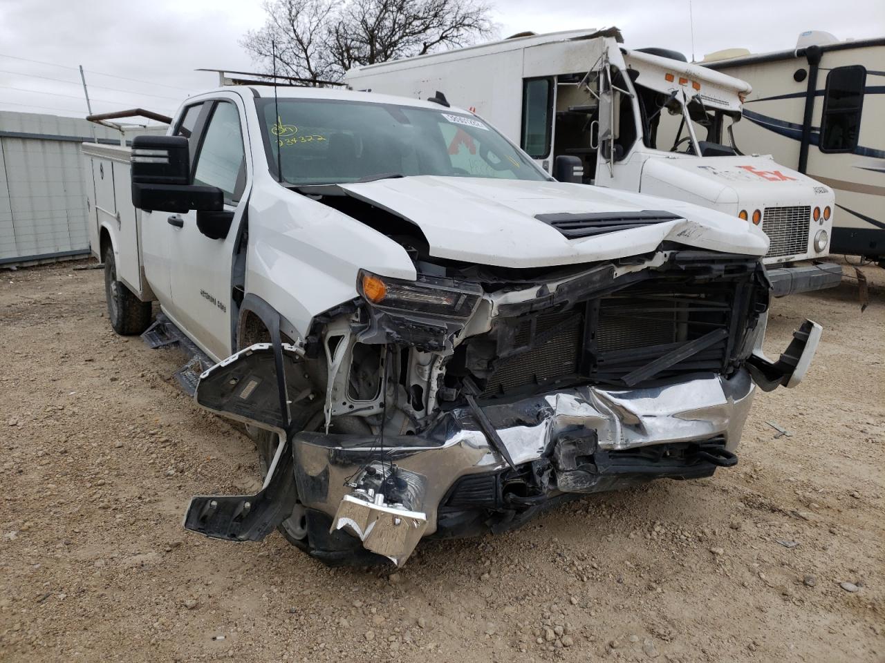 CHEVROLET SILVERADO 2020 with VIN 1GB5WLE74LF234322 - Photo from auction