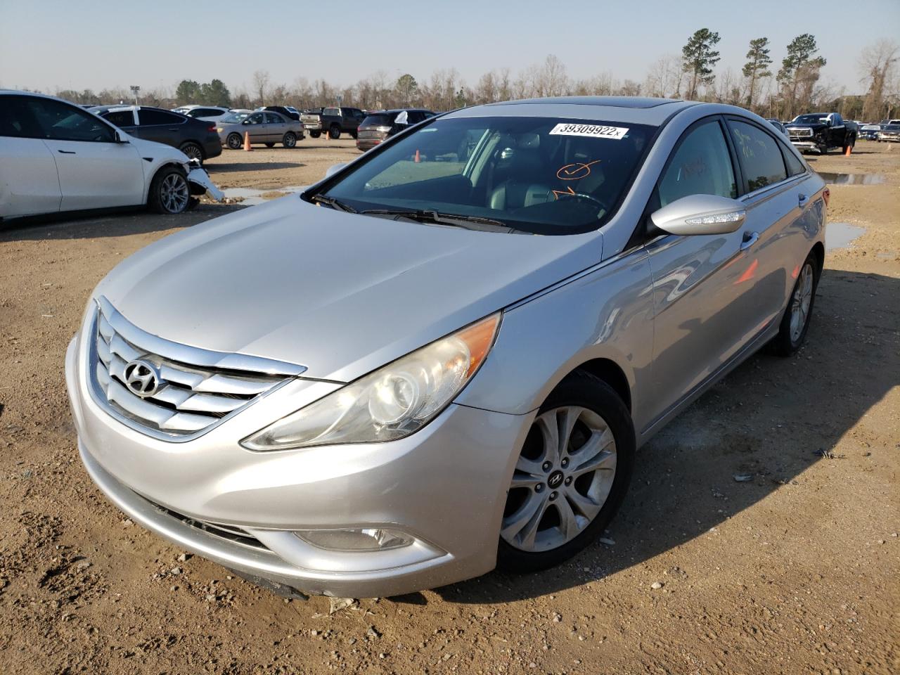 Photo 2 from auction – 2011 HYUNDAI SONATA SE with VIN 5NPEC4AC1BH004092