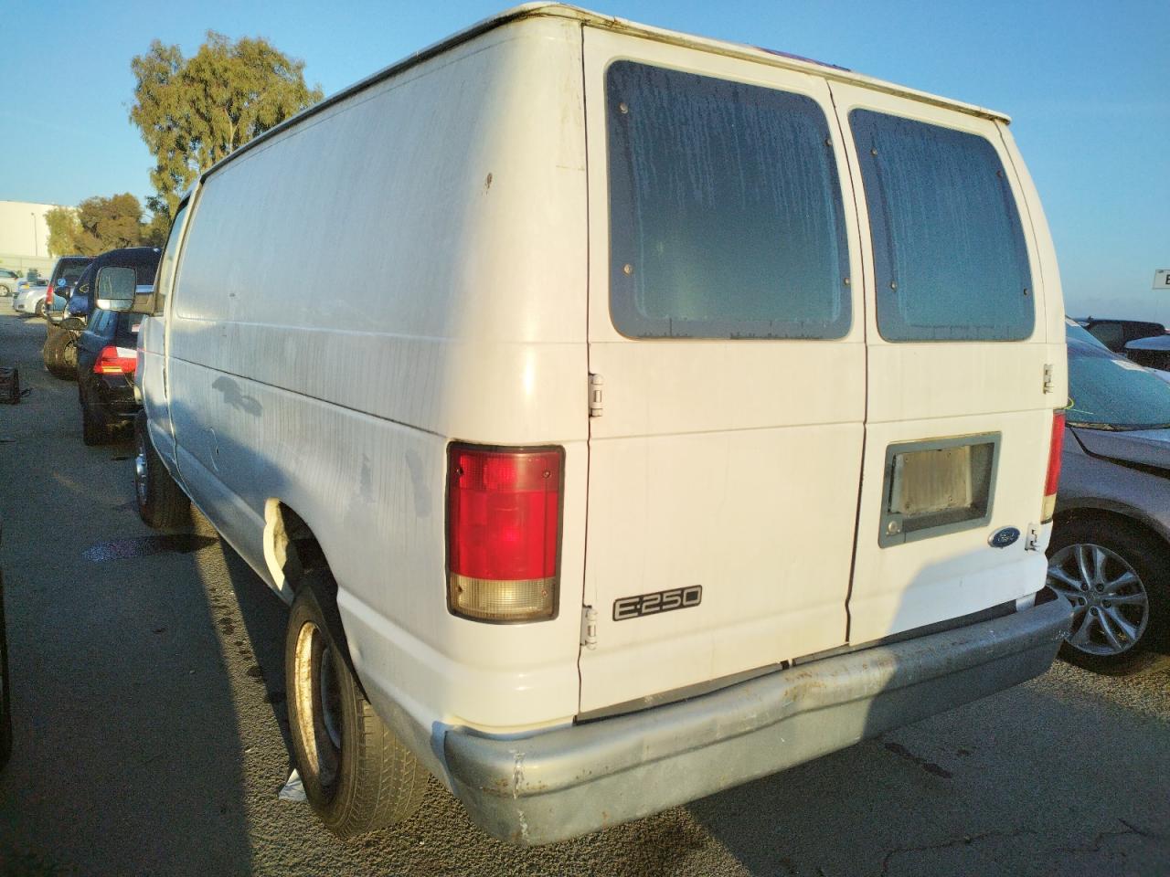 Photo 3 from auction – 2004 FORD ECONOLINE with VIN 1FTNE24L54HB42780