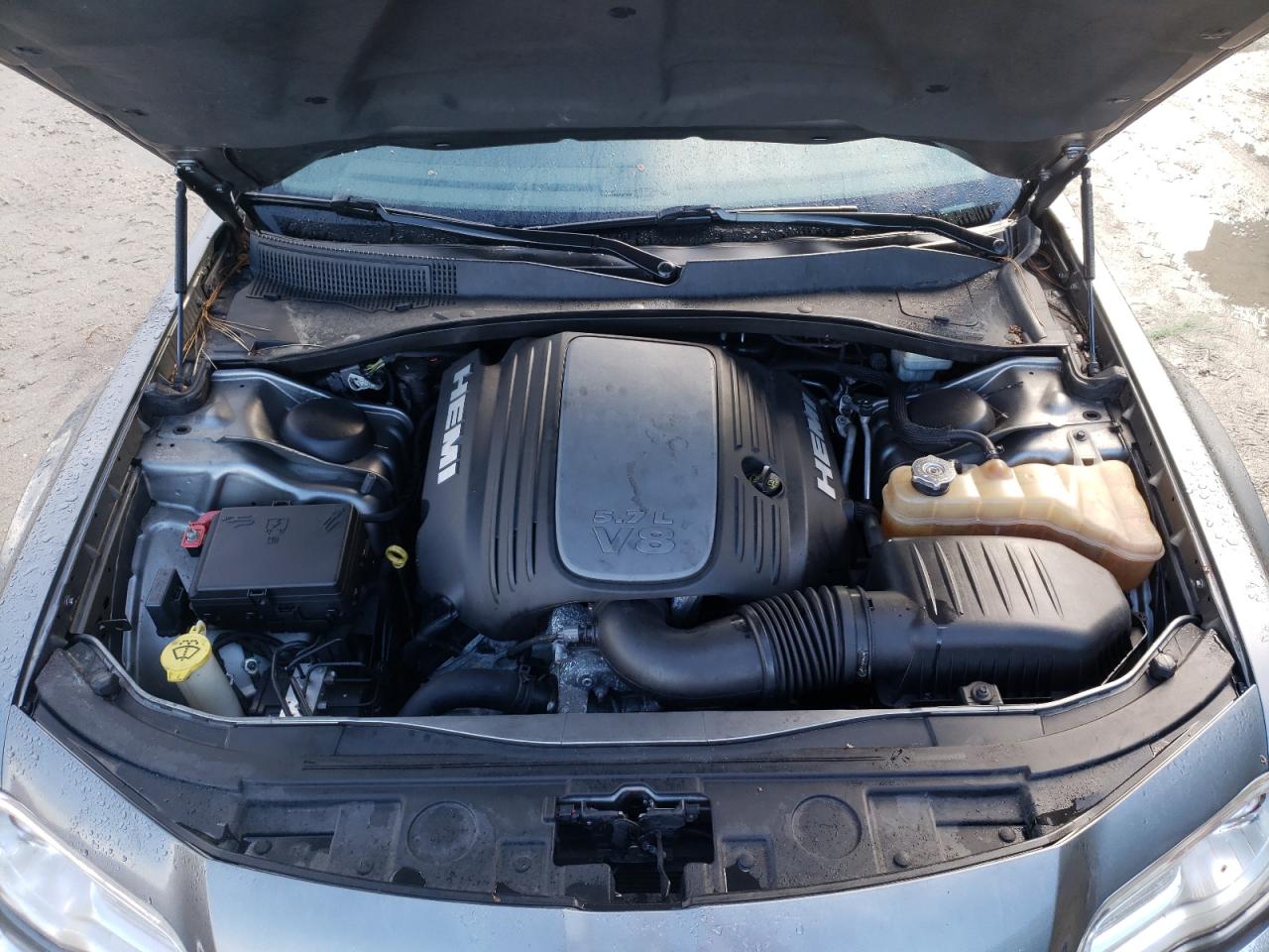 Photo 7 from auction – 2011 CHRYSLER 300C with VIN 2C3CA6CT1BH559501