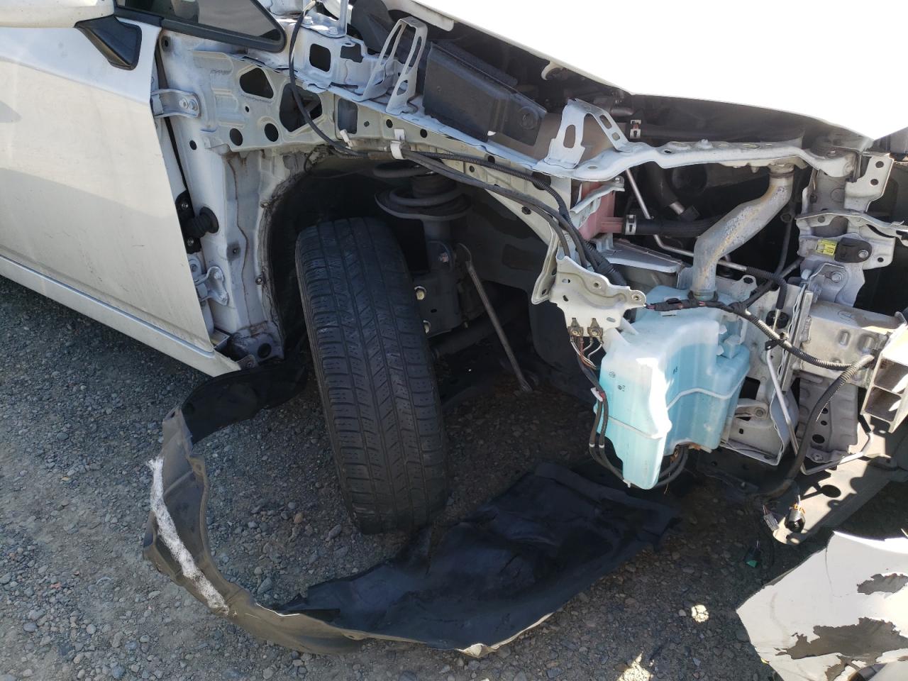 Photo 9 from auction – 2014 TOYOTA PRIUS with VIN JTDKN3DU2E0363786