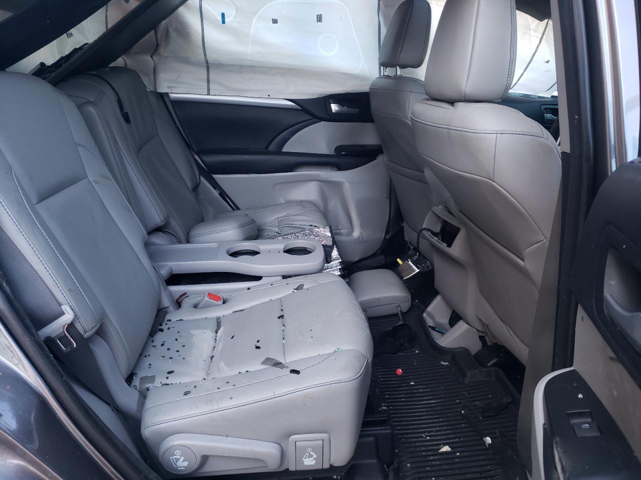 Photo 6 from auction – 2017 TOYOTA HIGHLANDER with VIN 5TDJZRFH2HS458093