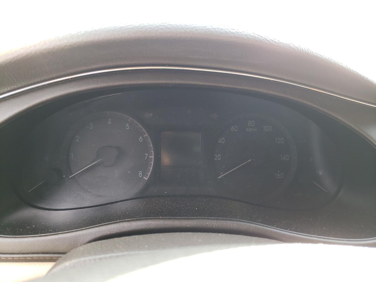 Photo 8 from auction – 2011 HYUNDAI GENESIS 4. with VIN KMHGC4DFXBU139748