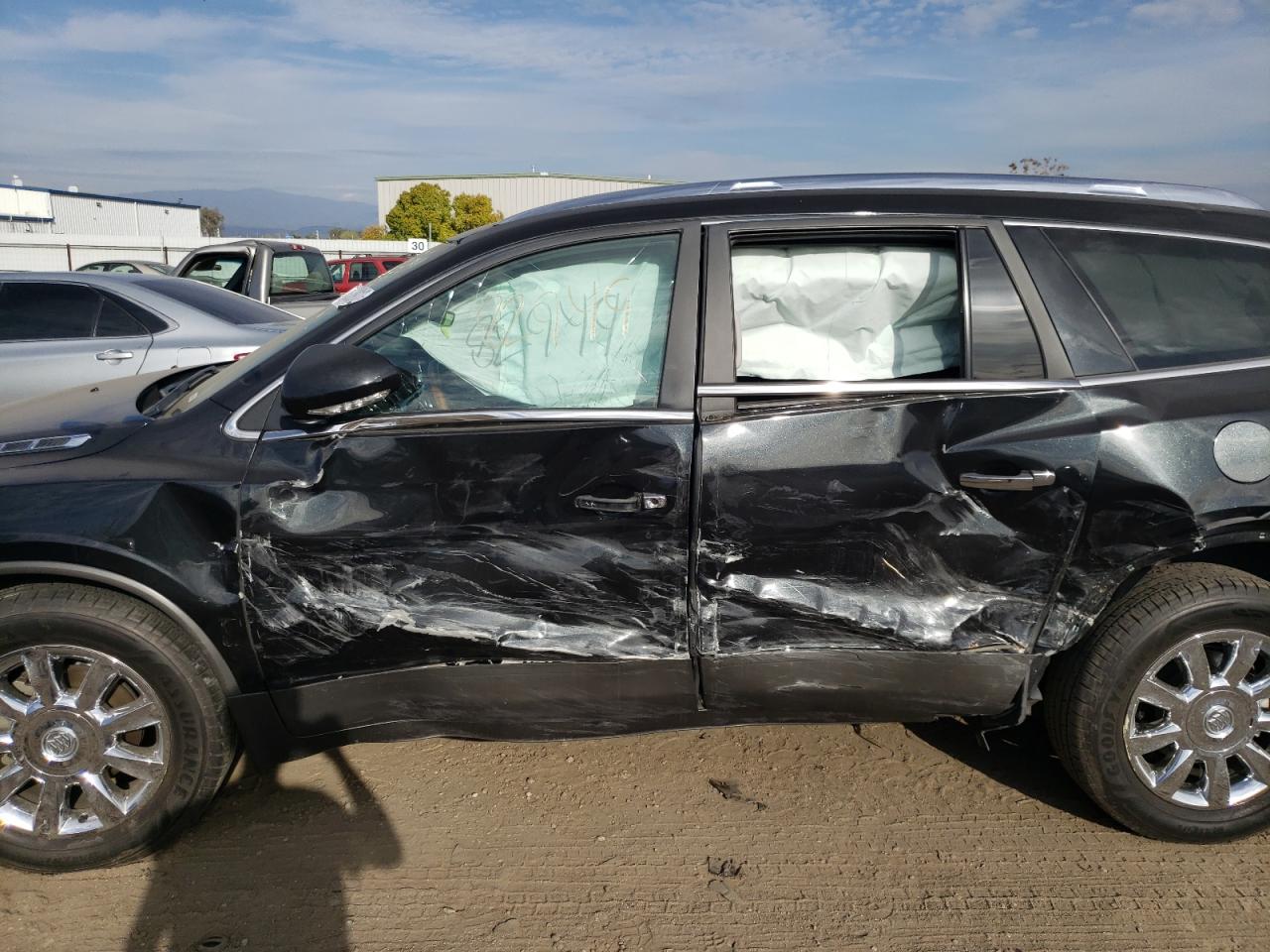Photo 9 from auction – 2011 BUICK ENCLAVE CX with VIN 5GAKRBED4BJ267050