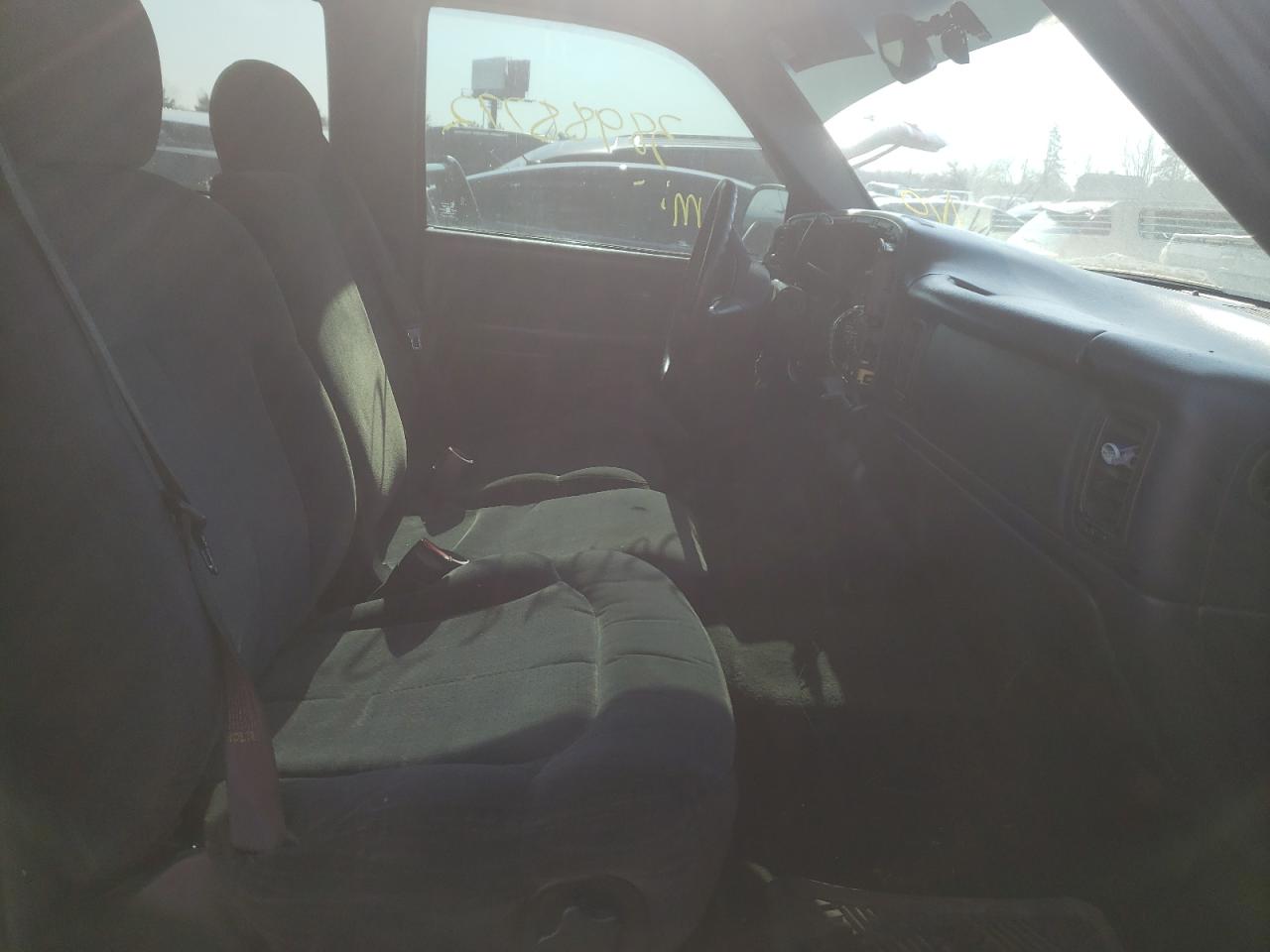 Photo 5 from auction – 2000 CHEVROLET SILVERADO with VIN 1GCEC19V7YZ337662