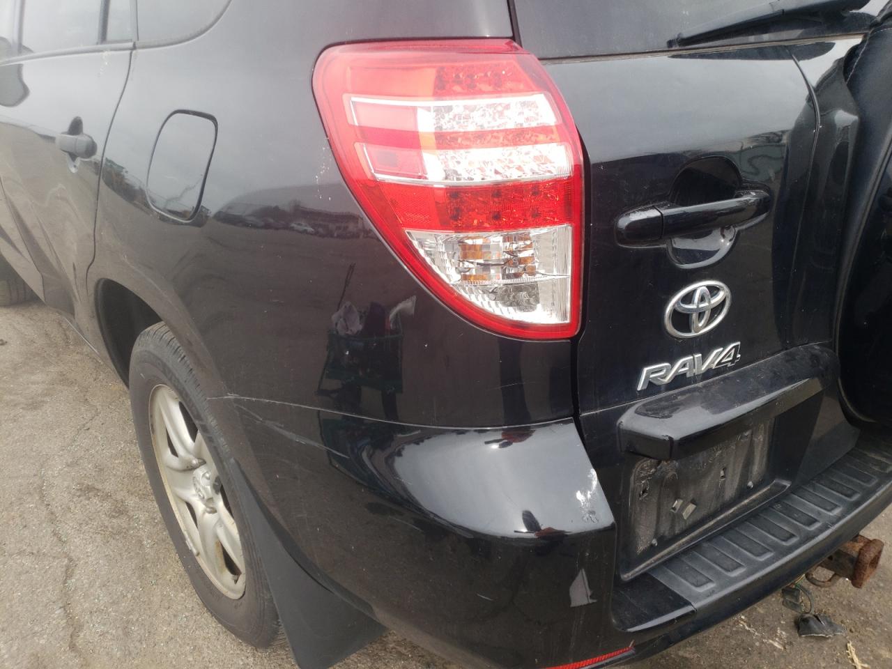 Photo 9 from auction – 2011 TOYOTA RAV4 with VIN 2T3ZF4DV6BW069387