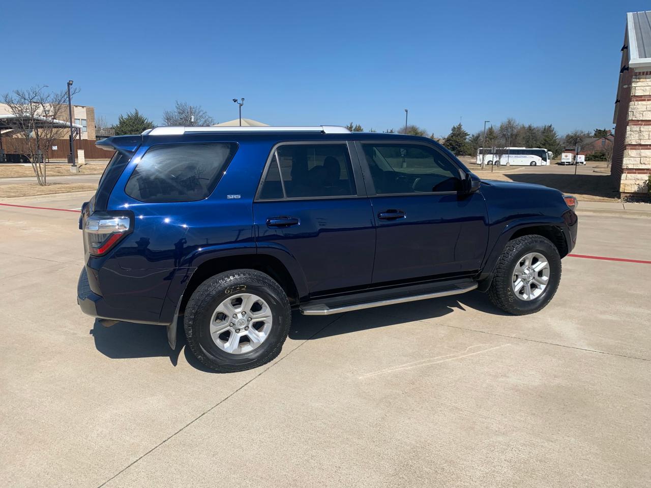 Photo 4 from auction – 2015 TOYOTA 4RUNNER SR with VIN JTEBU5JR5F5243480