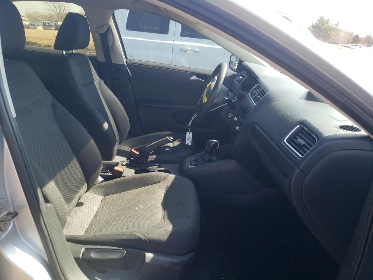 Photo 5 from auction – 2013 VOLKSWAGEN JETTA BASE with VIN 3VW2K7AJ8DM206363