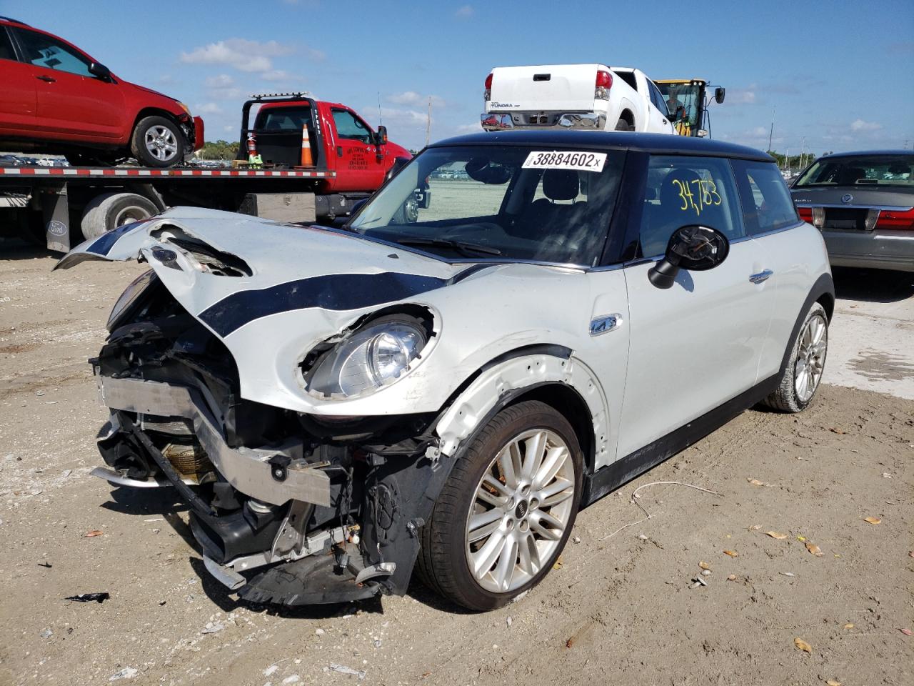 Photo 2 from auction – 2016 MINI COOPER S with VIN WMWXP7C57G3B33809