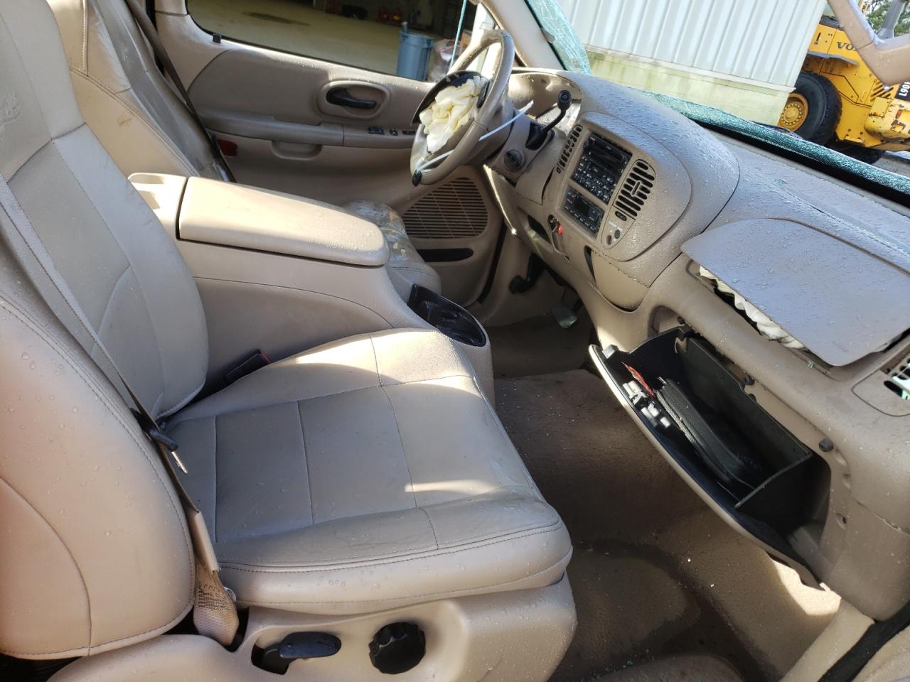 Photo 5 from auction – 2003 FORD F150 with VIN 1FTRX17W33NB78155