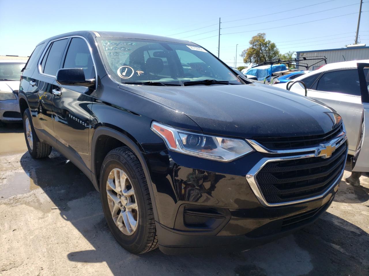 CHEVROLET TRAVERSE L 2018 with VIN 1GNERFKW6JJ269459 - Photo from auction